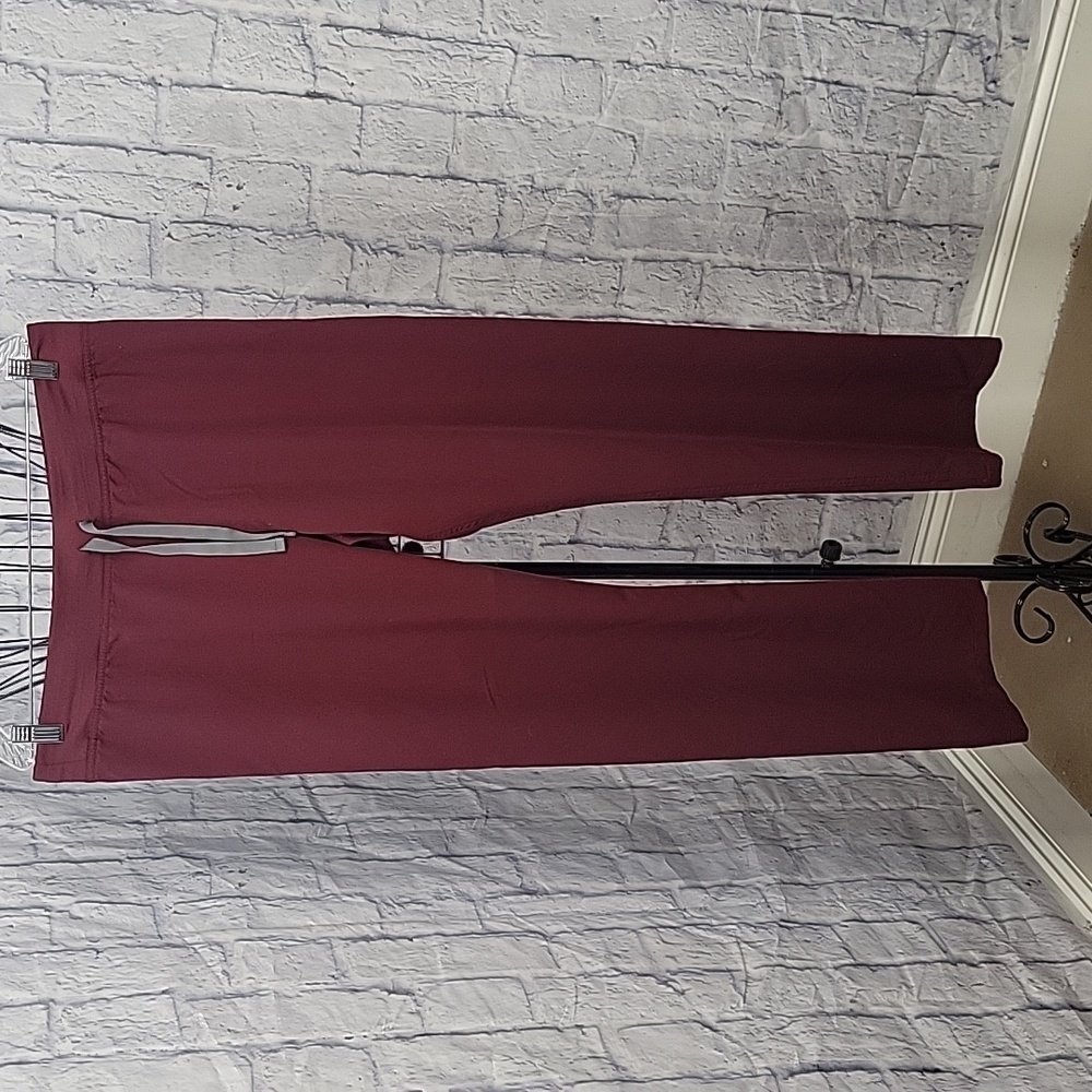 FIGS Burgundy‎ Medical Scrubs Men's Large